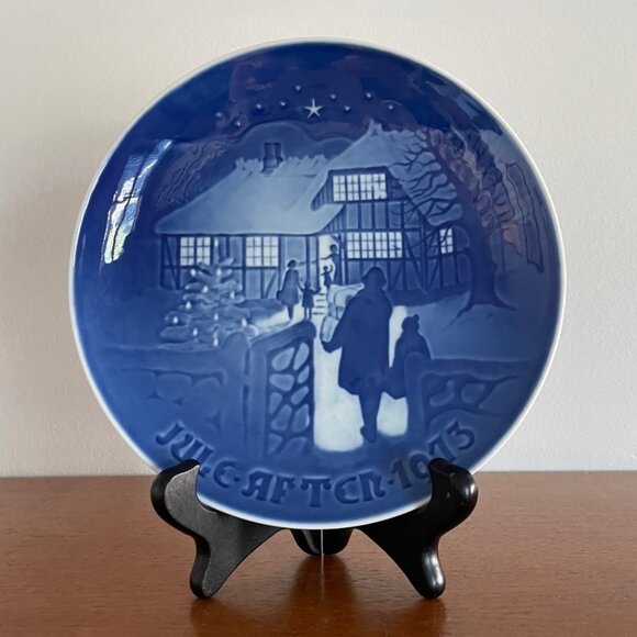 1973 Bing & Grondahl Copenhagen Porcelain Christmas Plate - Country Christmas - Picture 1 of 3